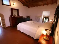 Umbria’s Poolside Charm - WiFi