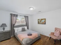 The Cozy Rustic Sequoia Wi-Fi & 2 Garage Hotels in Tulare