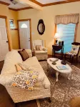 Hartselle Guest House in the ❤️ of North Alabama-walking distance to downtown