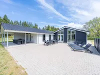 Luxurious Retreat in Henne Strand-By Traum