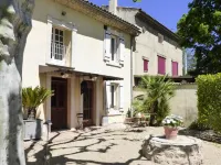 Cozy Noves Home with Pool Access Hotels in Noves