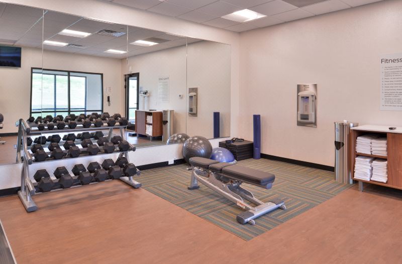 Holiday Inn Express & Suites Olathe West by IHG photo 5
