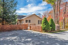 SkiView Cabin - 4BR, Cozy and Modern ~ Sleeps 10