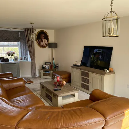 Comfortable 5 - Guest Abode - In Quiet Village Отели в г. Грантем