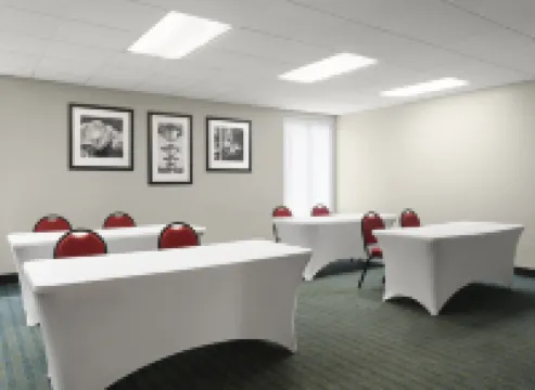 ลาร์คสเปอร์ แลนดิ้ง แอน อาร์เบอร์ โรงแรมในแอนน์อาร์เบอร์