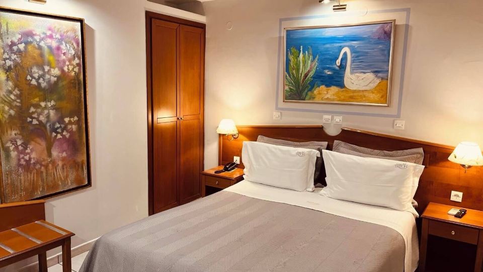 Triton Hotel Piraeus