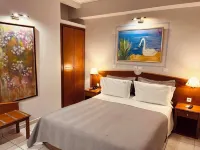 Triton Hotel Piraeus