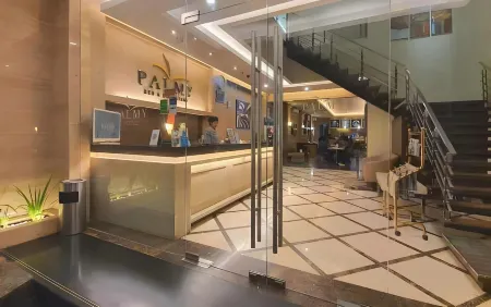 Hotel Palmy Отели рядом с достопримечательностью «Парагола Батумианг»