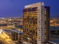 DoubleTree by Hilton Madinah Gate Hotels near Dar Al Madinah Museum