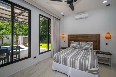 Charming Villa, 5 min walk to Marino Ballena Beach