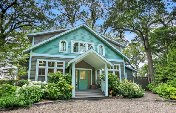 LUXURY Lakefront Property on Private Beach with Stunning Lake Views and Sunsets