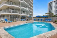 Meridian Tower Kirra Beach - Beach