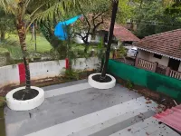 Whispering Palm Parra Hotels in Parra