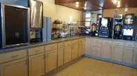 Knights Inn Grand Forks - breakfast