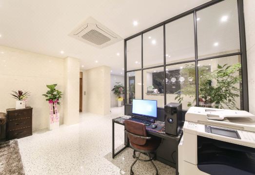 알마 비즈니스 호텔