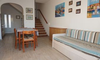 Cozy Villa with Private Garden - Beahost