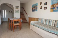 Cozy Villa with Private Garden - Beahost