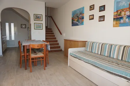 Cozy Villa with Private Garden - Beahost