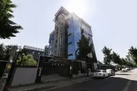Gyeongju Nine - parking