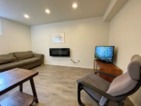 Spacious 2-Bedroom Suite w/ Sauna, Pool & Mountain Views