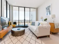 1-Bed with Amazing Views, Pool, Gym, BBQ & Parking