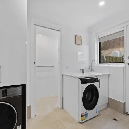Beachside 3-Bed Retreat with BBQ & Garage