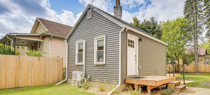 Tiny Home w/ Deck: Close to MSU Campus Hotels in Lansing