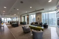 Midtown Atlanta 1Br Skyline Balcony Corner Condo by Piedmont Park Luxe Pad - Apartment