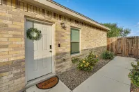 2 Mi to DHR Health: Commuter-friendly Pharr Apt - Homestays