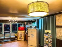 Roadrunner Lodge Motel