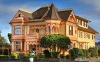 Gingerbread Mansion Hotels in Ferndale