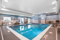 Holiday Inn Express & Suites Cedar Rapids NE - Marion by IHG - Pools