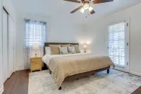 Family-Friendly Home 6 Mi to Downtown Mobile! - Bungalows