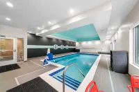 Tru by Hilton Brockton - piscina