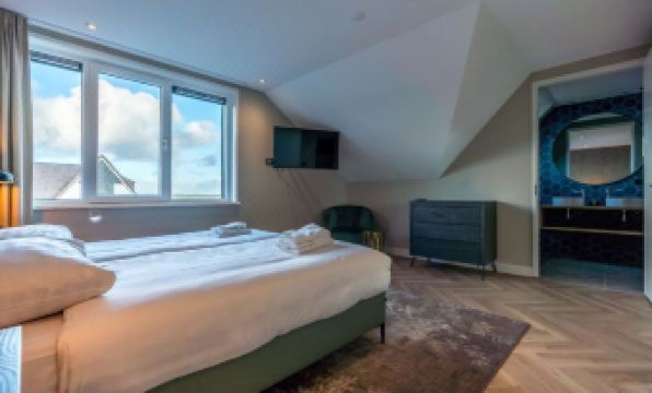 Modern Villa in de Cocksdorp Near the Beach