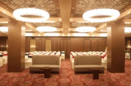 The Long D Hotel Surat Airport Rd