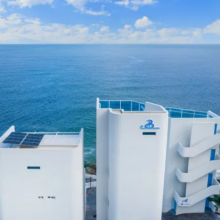Pohang above Blue Pool Villa