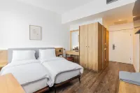 FortyPlusOne Hotel