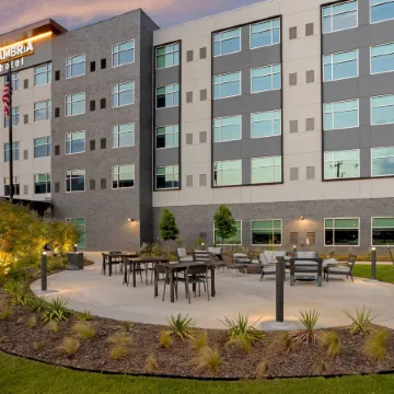 Cambria Hotel Fort Worth - Medical Center Отели рядом с достопримечательностью «Fort Worth Herd Longhorn Cattle Drive»