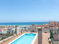Sunny Apartment Near Paseo