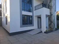 Deluxe Nairobi, Kenya