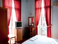 Metropolis Hotel  호텔