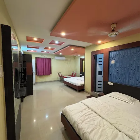 Hotel Asha Pride