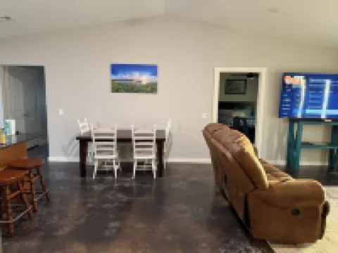 LaMar-a-Lago is a beautiful new home minutes from Lake Tenkiller