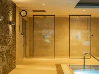 Novotel London Brentford - Pools