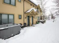 Ski in Ski Out Townhome in Rocky Mountain Access to Elkhorn Chairlift by Redawning - 3-Star