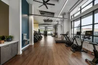 Sterling 1BR at Everett | Pool & Gym - con encanto