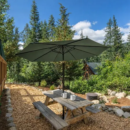 Raven Haven Lodge 2 Bedroom Home by RedAwning
