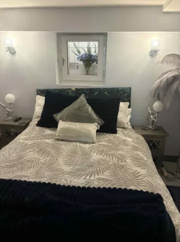 Wonky 2 A Cosy Hideaway in the Heart of Cheshire