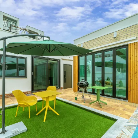 Yeosu Tira061 Boutique Spa & Pool
